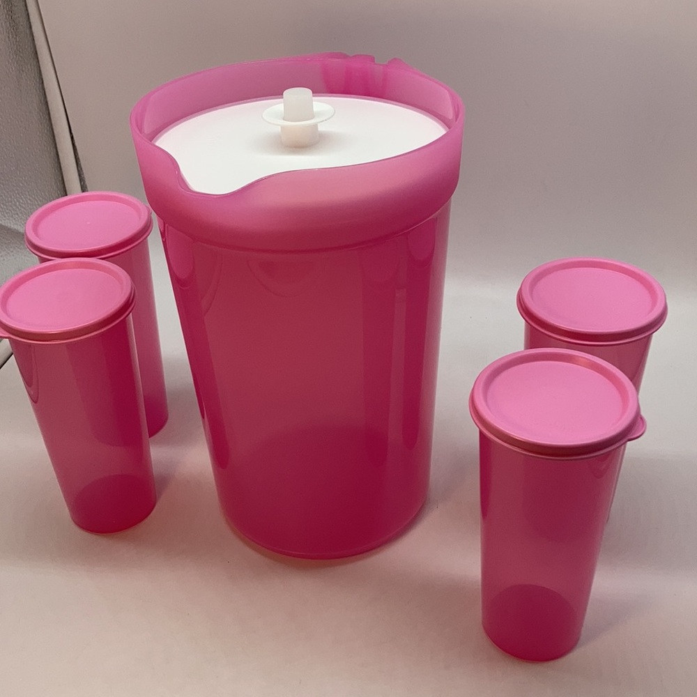 Tupperware Jumbo Jug and 4 Tumblers Set
